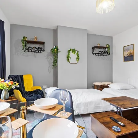 Apartament Amazing Family Apartment, Sleeps 6, Cot, Work Desk Birmingham